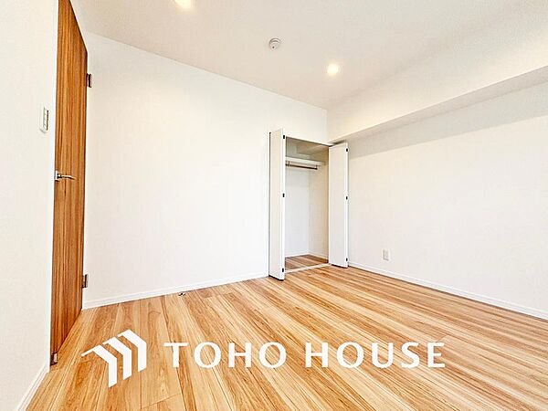 採光もある洋室は、くつろぎのひと時を過ごすのにぴったり