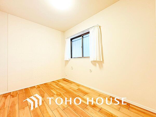 採光もある洋室は、くつろぎのひと時を過ごすのにぴったり