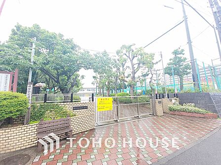 横浜市立根岸小学校 距離600m