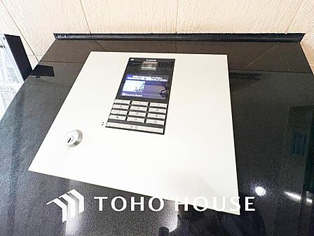 エントランスはオートロック完備で安心のセキュリティ性