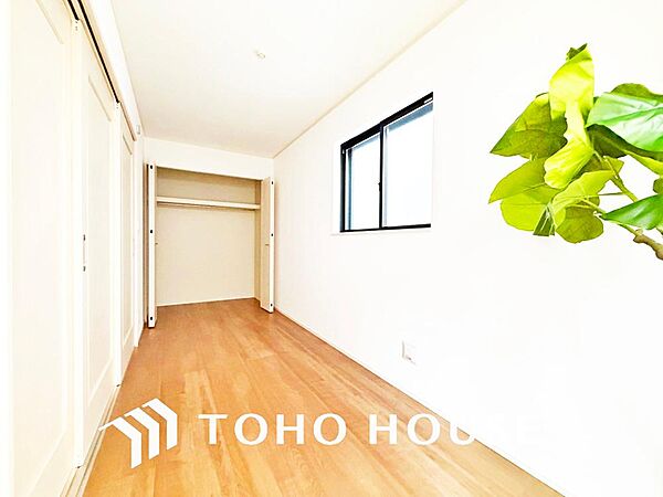 白を基調とした室内は、明るい住空間を造り出すだけでなく、清潔感をもたらしてくれます。