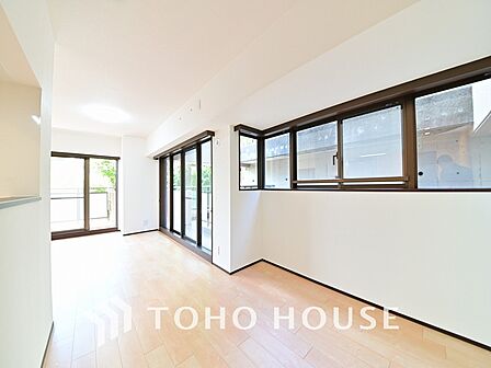 広がりのある住空間、家族が集まるリビング・ダイニング