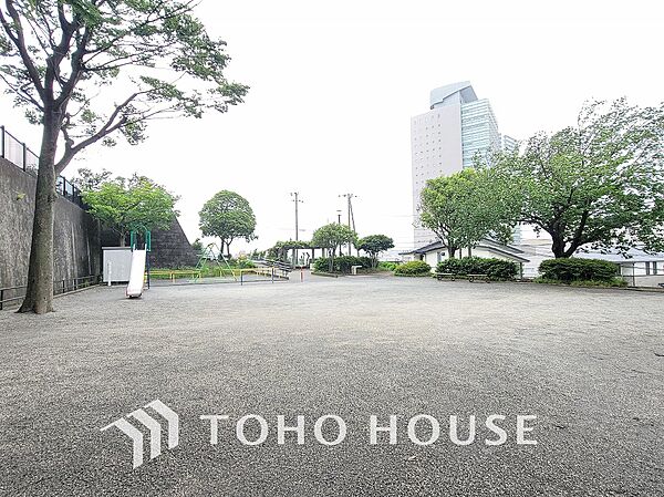 上大岡東一丁目公園　距離950ｍ
