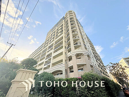 ~南向きにつき陽当たり良好~専用駐車場付き~大切なペットと暮らせるリフォーム住戸~