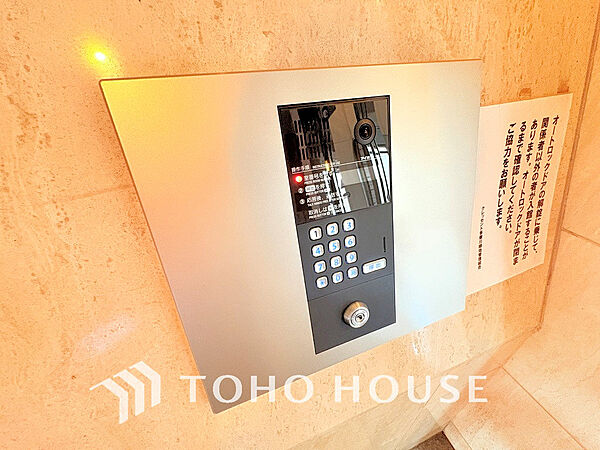 エントランスはオートロック完備で安心のセキュリティ性