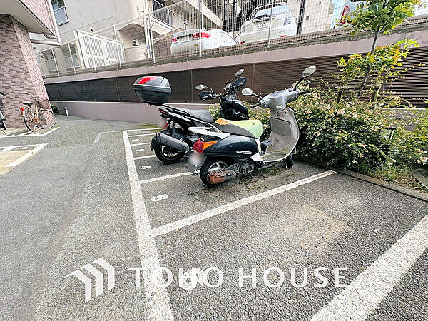 バイク置場（料金・空き状況はご確認ください）