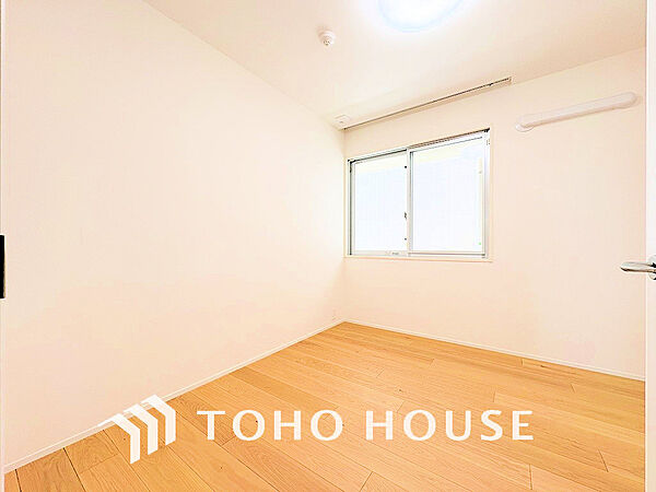 採光もある洋室は、くつろぎのひと時を過ごすのにぴったり