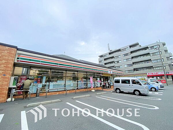 セブンイレブン横浜港南台9丁目店　距離230ｍ