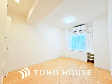 採光もある洋室は、くつろぎのひと時を過ごすのにぴったり