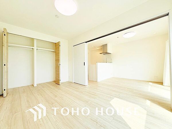生活感を感じない空間では落ち着く事はできません。絶妙な雰囲気、配色、素材感を意識してコーディネート。