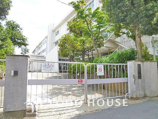 川崎市立白幡台小学校まで約30m