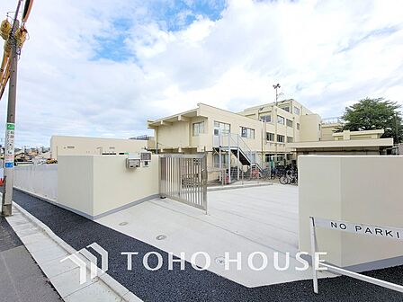 世田谷区立松原小学校 距離900m