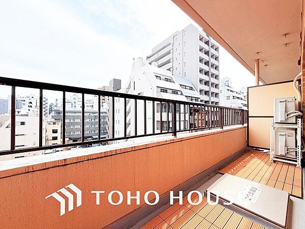 日当たりの良いバルコニーで晴れの日の洗濯物も楽しみになりますね