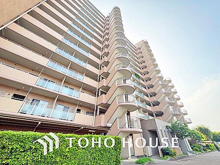 「外観」管理体制が良好なマンションです。いつも美しく整った環境で生活できる安心感。上質な空間で毎日穏やかに過ごしていただけます。