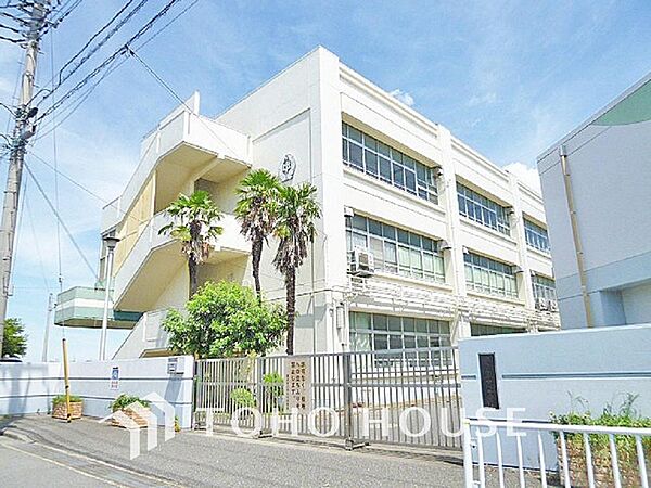 横浜市立中川中学校まで約1200m