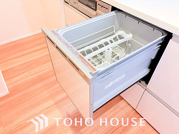 ビルトイン式食洗機を標準完備した、機能性に優れたシステムキッチン