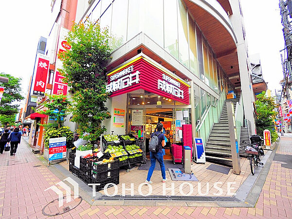 成城石井 麻布十番店　距離2100m