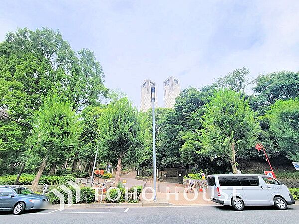新宿中央公園　距離240m