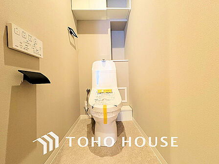 トイレには快適な温水洗浄便座付