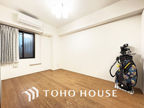 採光もある洋室は、くつろぎのひと時を過ごすのにぴったり