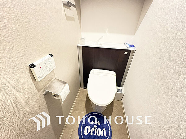 トイレには快適な温水洗浄便座付