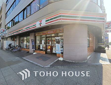 セブンイレブン 伊勢佐木長者町駅前店　距離220ｍ