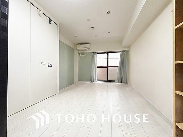 穏やかな寛ぎを届ける上質な住空間。自分の時間を充実させながら心豊かにできるプライベート空間（現地には家具があります）