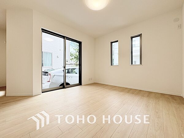 広がりのある住空間、家族が集まるリビング・ダイニング