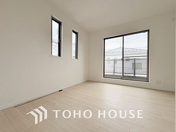 採光もある洋室は、くつろぎのひと時を過ごすのにぴったり