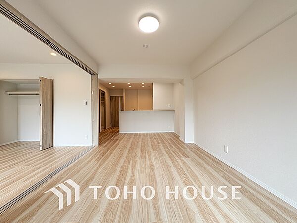 ゆったりとくつろげる上質なリビングダイニング