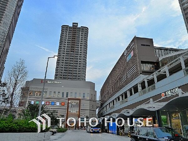 東急東横線・目黒線・JR南武線「武蔵小杉」駅　距離240m