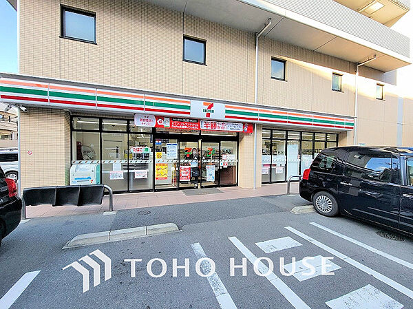 セブンイレブン 初台店　距離300ｍ