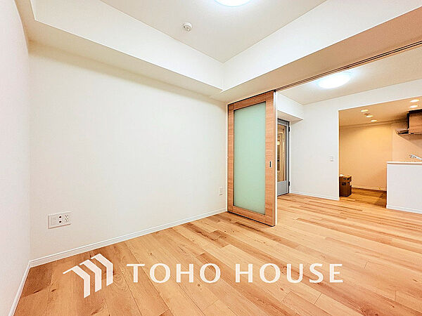 シンプルですっきりとした室内は飽きのこない居心地の良い雰囲気