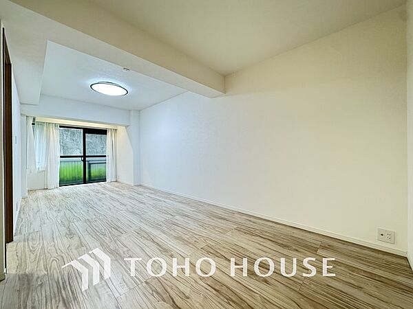 シンプルですっきりとした室内は飽きのこない居心地の良い雰囲気です