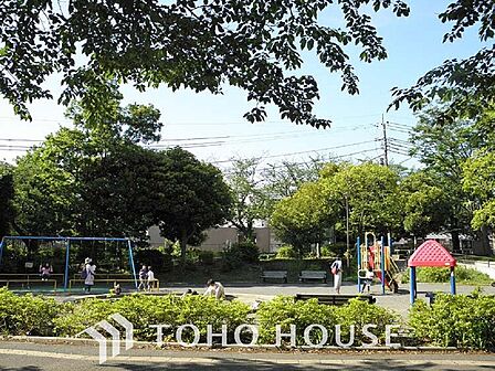しらゆり公園 距離750m
