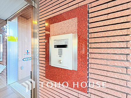 エントランスはオートロック完備で安心のセキュリティ性