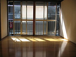 トリコロール 1Ｆ2 1階2Kのリビング/ダイニング