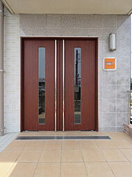 11 / 18