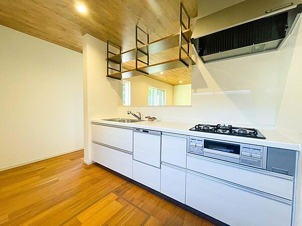 入居時撮影。全室南向きの明るい陽光の差し込む素敵なお部屋です♪詳細は小林090-8348-9841までお気軽にご連絡下さい♪
