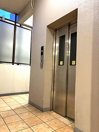 エレベータが複...