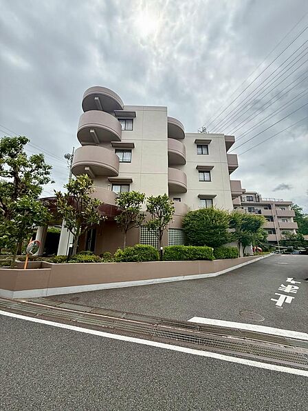 JR川越線「日進」駅徒歩9分、宮原駅利用可、角部屋、専用ポーチ付き、ペット飼育可