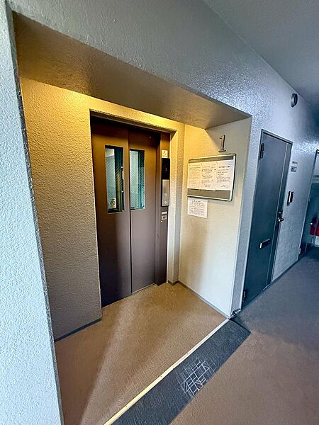 JR川越線「日進」駅徒歩9分、宮原駅利用可、角部屋、専用ポーチ付き、ペット飼育可