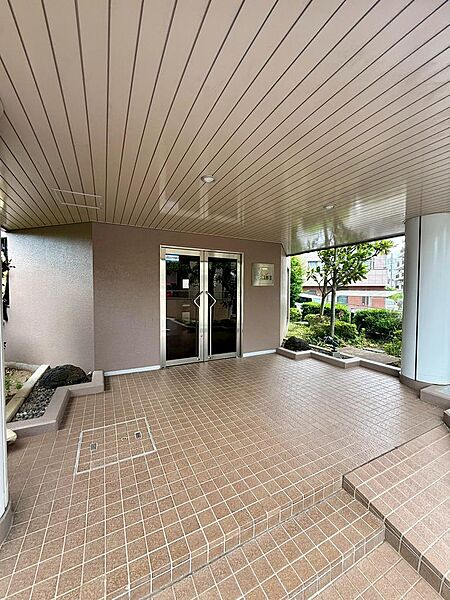 JR川越線「日進」駅徒歩9分、宮原駅利用可、角部屋、専用ポーチ付き、ペット飼育可