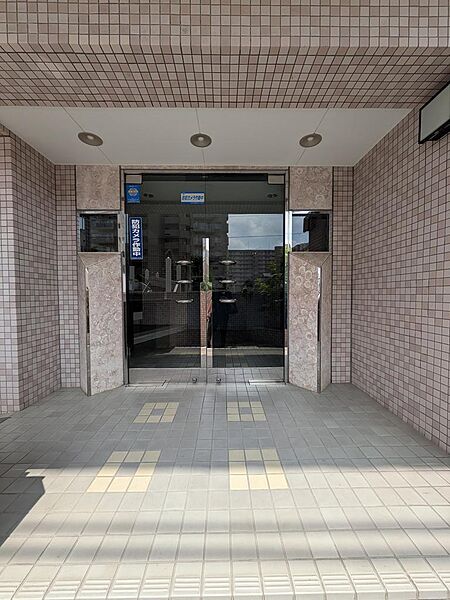 毎日の暮らしを支える、安心感のある共用エントランス