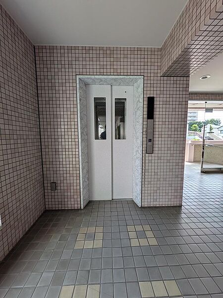 エレベーター完備で、毎日の移動も快適に