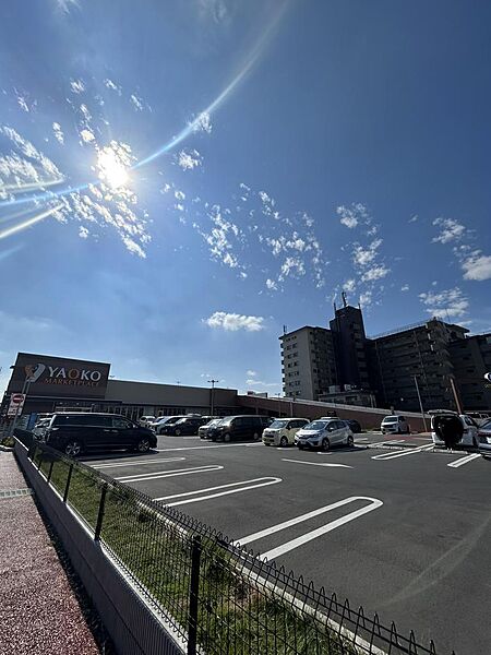 ヤオコー 浦和三室店　徒歩2分（114m）