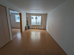 トリアノンI 103 1階1LDKのリビング/ダイニング