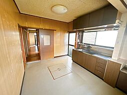 三条市月岡2丁目　戸建て 4SLDKのリビング/ダイニング