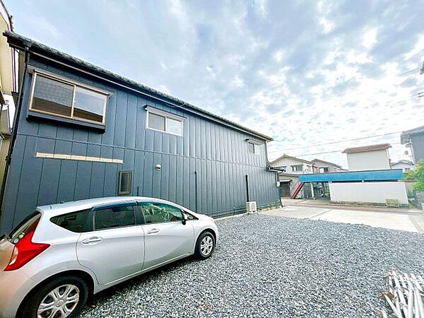 【リフォーム済】駐車スペースは砕石敷き込みを行い拡張しました。