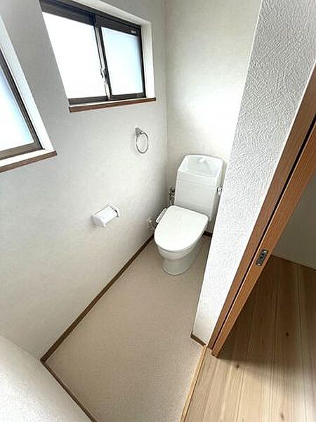 【リフォーム済】温水洗浄付きのトイレへ新品交換しました。節水型でお財布にも優しい仕様のトイレを導入します。